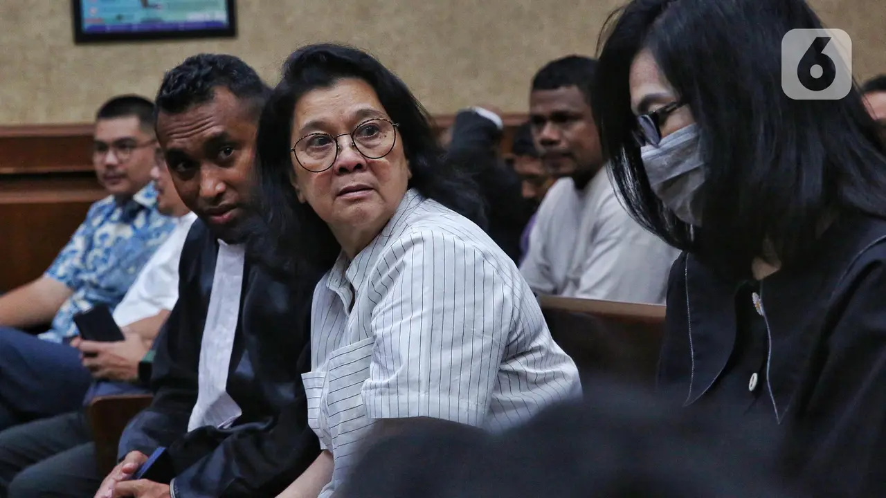 Lisa Rachmat Didakwa Suap Tiga Hakim PN Surabaya