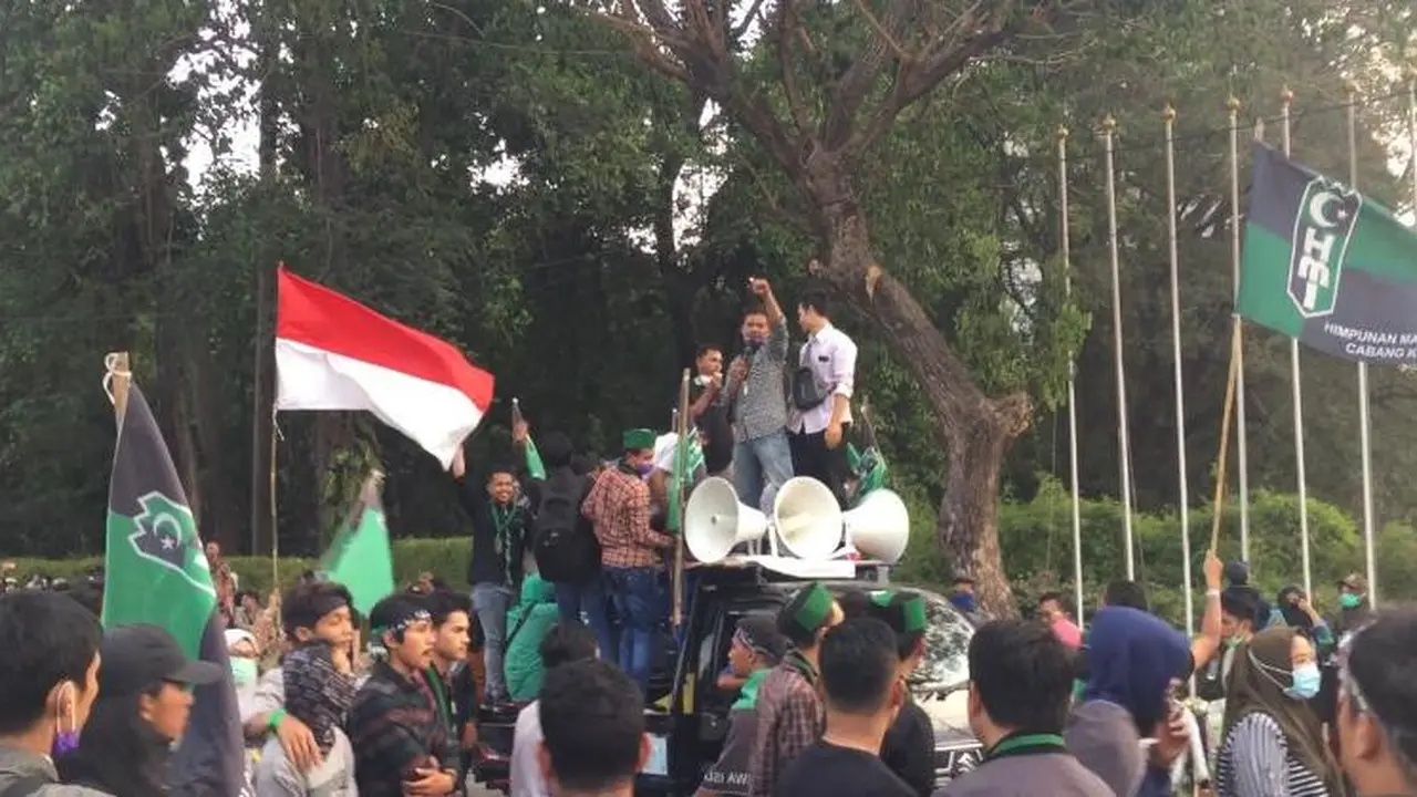 Massa yang melakukan demo di Slipi dan sekitarnya sudah selesai sore tadi. Aksi tersebut juga berlangsung normal.