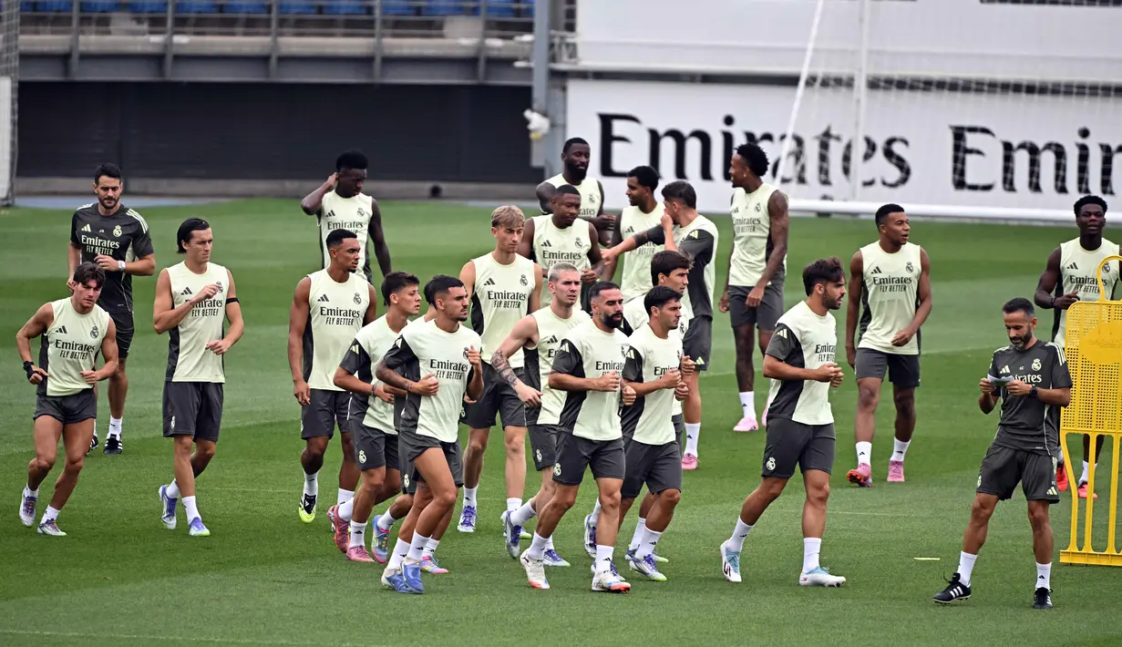 Laga antara Real Madrid vs Osasuna akan berlangsung di Stadion Santiago Bernabeu pada Rabu 20 Agustus 2025 dini hari Waktu Indonesia Barat (WIB). (JAVIER SORIANO/AFP)