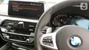 Desain interior New BMW 520i M Sport pada acara BMW Test Day di Karawaci, Tangerang, Sabtu (10/04/2021). BMW Indonesia meluncurkan BMW Seri 5 terbaru rakitan lokal dengan nilai sporty, efisien, dan progresif untuk kelas eksekutif sedan premium. (Liputan6.com/Fery Pradolo) 