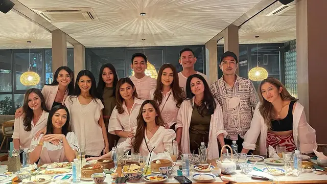 Masayu Anastasia dan para bintang FTV Suara Hati Istri mengadakan buka puasa bersama (Foto: Instagram/@ichalmuhammad91)