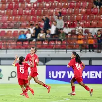 Claudia Scheunemann mencetak satu gol saat Timnas Indonesia Putri U-17 kalah 1-6 dalam laga perdana Grup A Piala Asia Putri U-17 2024 di Stadion Kapten I Wayan Dipta Gianyar, Senin (6/5/2024) malam. (Dok. PSSI)