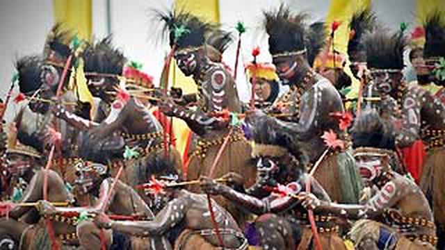 Baju Adat Papua Barat