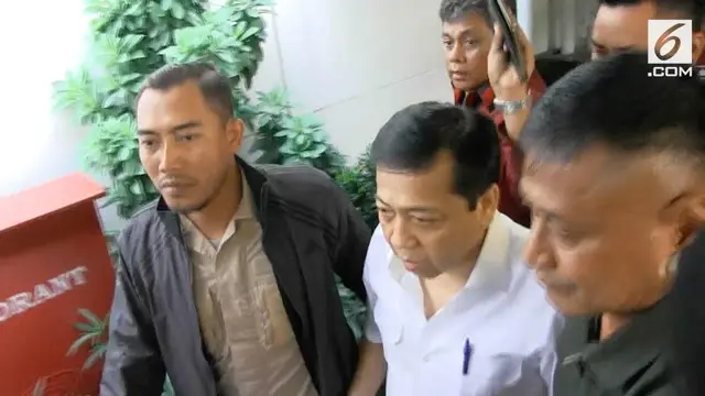 VIDEO: Raut Muka Setnov Saat Diperiksa di RSCM