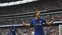 Pemain Chelsea, Marcos Alonso bisa menjadi senjata andalan Antonio Conte untuk mencetak gol. Saat ini Alonso telah mencetak dua gol untuk Chelsea.  (AFP/Ben Stansall)