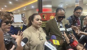 Selebgram Lisa Mariana Jalani Tes DNA di Bareskrim Polri