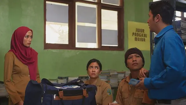 [Fimela] Guru-Guru Gokil