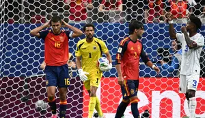 Kiper Cape Verde Vozinha (tengah) tampil luar biasa selama pertandingan  Grup H Piala Dunia 2026 antara Spanyol dan Tanjung Verde di Stadion Atlanta, Atlanta, pada 15 Juni 2026. (Roberto SCHMIDT / AFP)