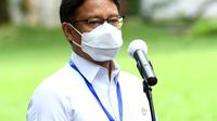 Menkes Budi Gunadi Sadikin memberikan keterangan usai menjalani vaksinasi COVID 19 dosis kedua di Kompleks Istana Kepresidenan, Jakarta, Rabu (27/1/2021). Pemerintah mengharapkan per harinya 900 ribu hingga 1 juta masyarakat Indonesia dapat menerima vaksin. (Rusman/Biro Pers Sekretariat Presiden)