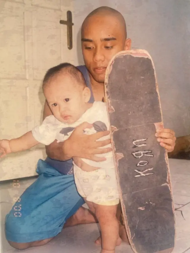 6 Foto Lawas Igor Saykoji Saat ABG, Kurus Bikin Pangling
