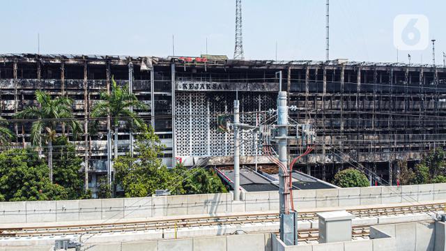 Melihat dari udara kondisi Gedung Kejagung RI usai Terbakar