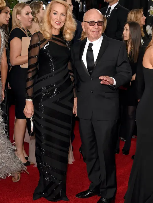 Salah satu orang paling berpengaruh di media, Rupert Murdoch dan mantan supermodel Jerry Hall telah mengumumkan pertunangan mereka setelah menjalin asmara selama empat bulan. Pasangan ini pun terlihat menghadiri Golden Globes bersama. (AFP/Bintang.com)