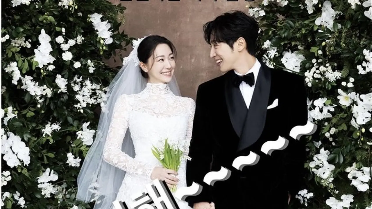 Potret Pernikahan Aktor Korea Lee Sang Yeob.