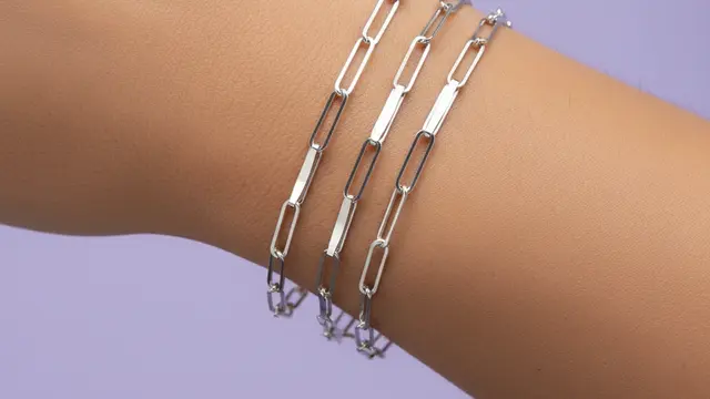 Model Gelang Emas Tipis untuk Layering Gaya 2026. Gemini