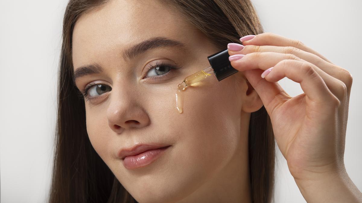 Panduan Kombinasi Layering Serum yang Aman dan Efektif untuk Kulit Wajah