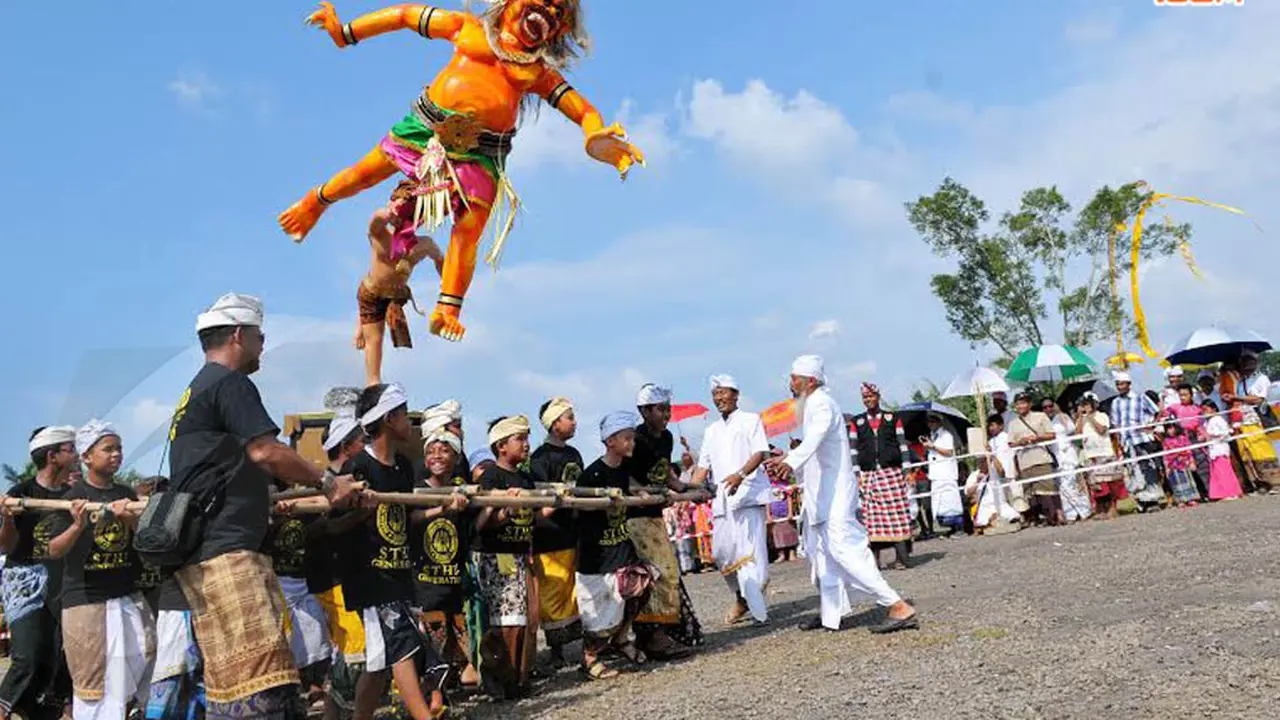 [FOTO] Meriahnya Pawai Ogoh-ogoh di Banten