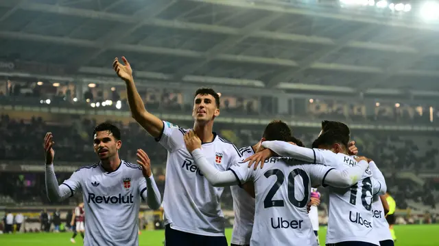 Selebrasi pemain Como ketika melawan Torino