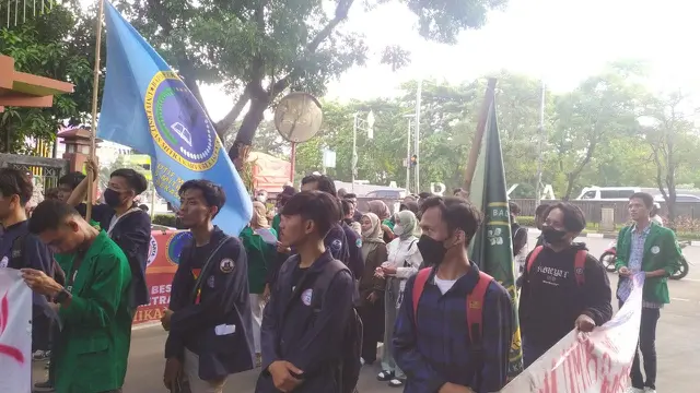 Mahasiswa Gelar Unjuk Rasa