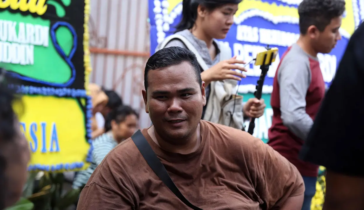 Suasana Rumah Duka Renita Sukardi (Nurwahyunan/bintang.com)