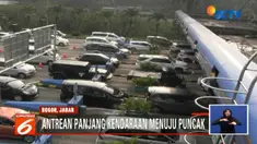 Kepadatan terlihat dari pintu Tol Ciawi hingga Persimpangan Gadog menuju kawasan Puncak Bogor.