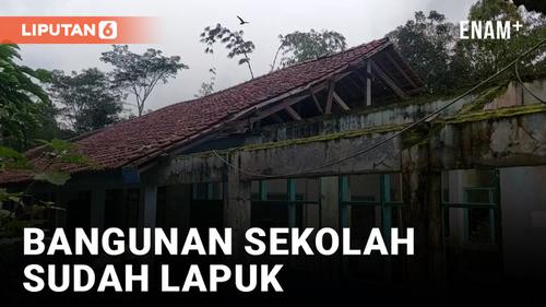 VIDEO: Bangunan Sekolah Rapuh, Warga Bangun Kelas Darurat dari Bambu