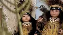 Boneka dengan busana Papua yang diberi nama Eliyah dan Ivy hasil kolaborasi Furi dan Loved the Doll. @bonekafuriharun
