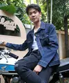 Personel CJR, Iqbaal mengisi liburan musim panas di Amerika kembali ke tanah air. Dapat tawaran menjadi pemeran utama dalam film Dilan, tak pikir panjang menerimanya. (Adrian Putra/Bintang.com)
