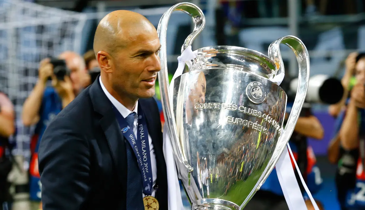 Pelatih Real Madrid, Zinedine Zidane menghadapi tantangan baru di musim depan. (Reuters / Stefano Rellandini)