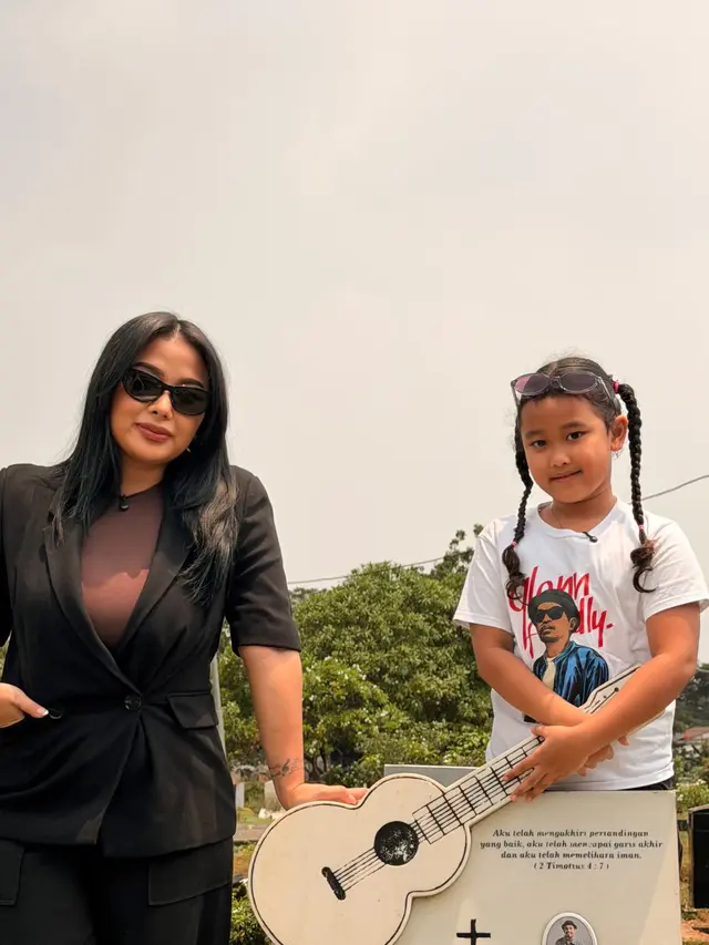 Mutia Ayu (credit: instagram.com/mutiaayu_official)