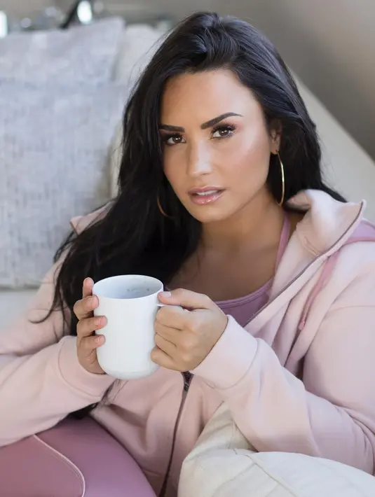 Demi Lovato mengatakan akan meninggalkan Twitter dan Instagram usai menyindir Mariah Carey. Namun vakumnya Demi hanya bertahan satu hari.  (instagram/ddlovato)