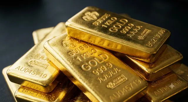 Harga Emas Dunia Turun di Bawah US$ 4.300, Pasar Antisipasi Bunga The Fed