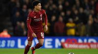 Bek Liverpool, Ki-Jana Hoever, saat membela klubnya bersua Wolverhampton Wanderers, di Stadion Molineaux, Selasa (8/1/2019) dini hari WIB.  (AFP / Paul Ellis)