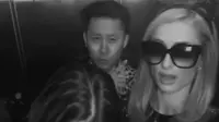 Terjebak di Lift di China, Paris Hilton Panik