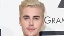 "Aku suka berkarya, melakukan sesuatu yang baru pada hidupku, terutama mengubah transformasi pada gaya rambutku," ungkap Justin Bieber di twitter. (AFP/Bintang.com)
