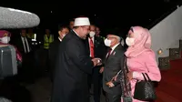 Wakil Presiden, Ma'ruf Amin tiba di Bandara Internasional Kairo pada pukul 18.57 waktu setempat, setelah menempuh penerbangan selama kurang lebih 4 jam dari Bandara Internasional Al-Maktoum Dubai.

Tiba di Mesir, Wapres Ma'ruf disambut Menteri Urusan Wakaf Mesir Mohamed Mokhtar Gomaa, Duta Besar RI untuk Mesir Lutfi Rauf, dan Atase Pertahanan RI di Kairo Kol. Aria Sanggita Saleh. (Biro Pers Sekretariat Wapres)