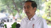 Presiden Joko Widodo (Jokowi) telah memerintahkan jajaran terkait untuk segera melakukan penanganan bencana di Nusa Tenggara Timur (NTT) di Istana Merdeka, Jakarta, Senin, 5 April 2021. (Biro Pers Sekretariat Presiden/Lukas)