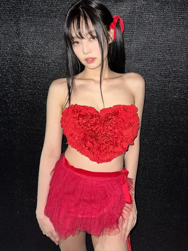 10 Potret Jennie BLACKPINK dengan Balletcore Outfit yang Jadi Tren Selama Tur Dunia BORN PINK