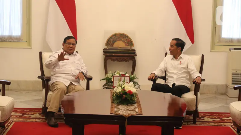 Tawa Jokowi dan Prabowo di Istana Merdeka