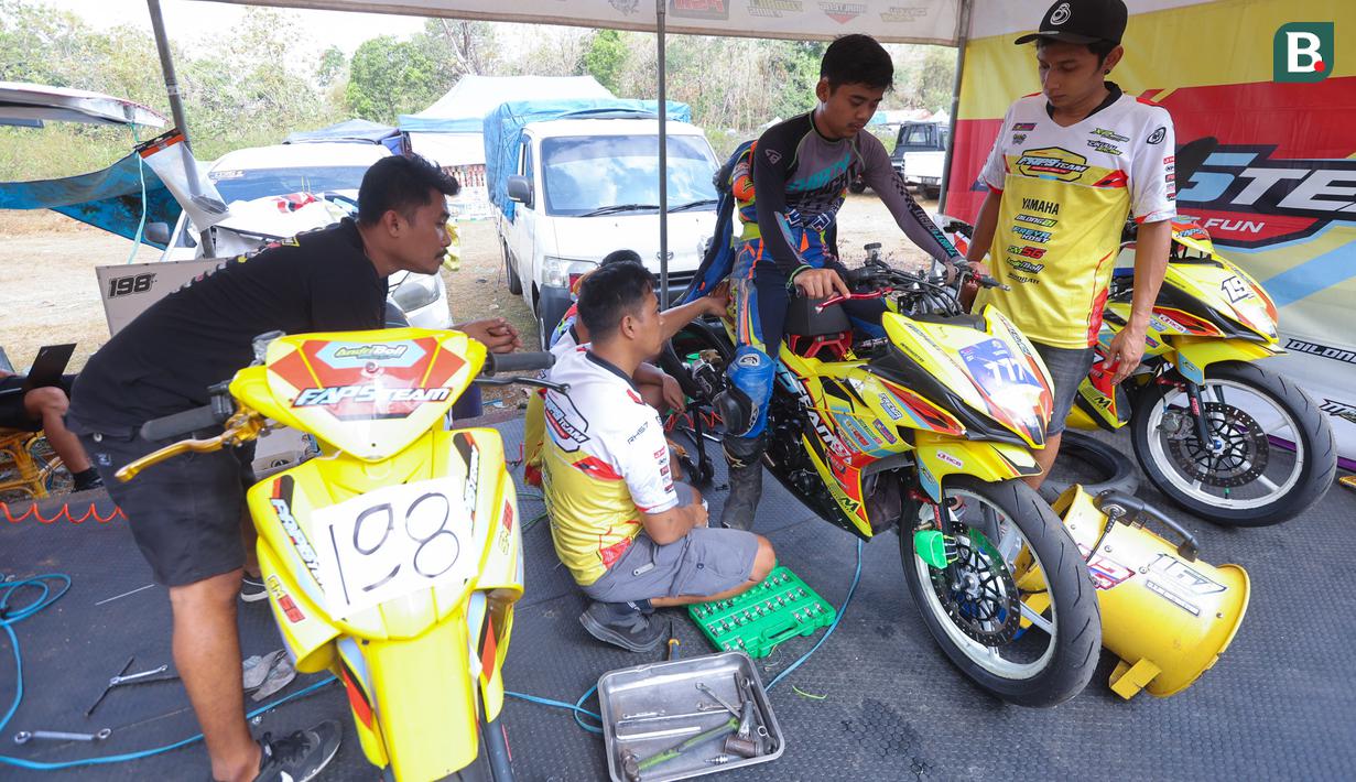Ajang balap yang sudah lebih dari tiga dekade ini telah menjadi wadah pembinaan banyak pembalap yang telah sukses di kompetisi nasional maupun internasional. (Bola.com/M Iqbal Ichsan)
