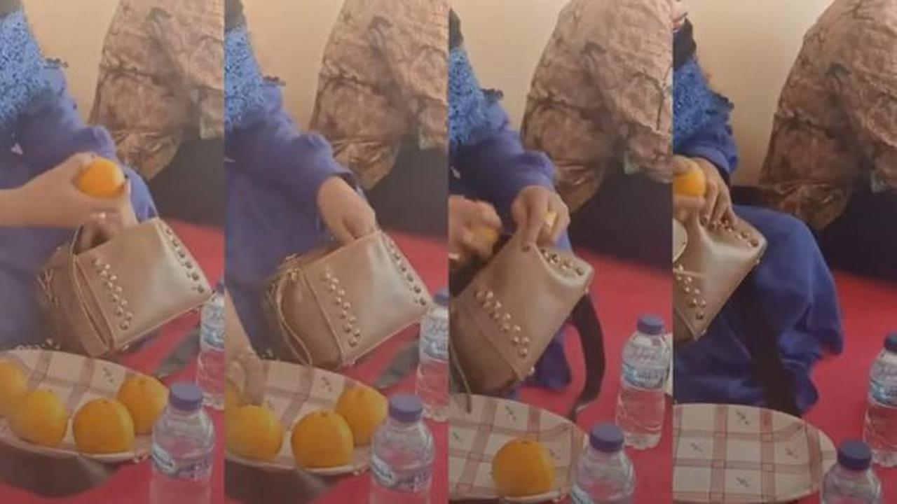 6 Aksi Emak saat Arisan Ini Kocak, dari Bungkus Makanan Hingga Foto Bersama