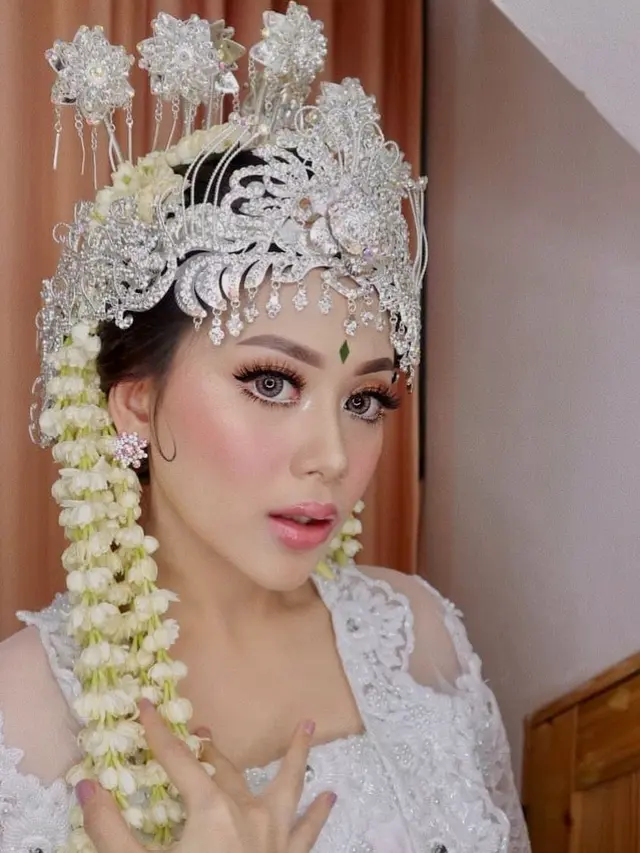 Viabel Callysta Aileen (https://www.instagram.com/p/COnCLzBrR1x/)