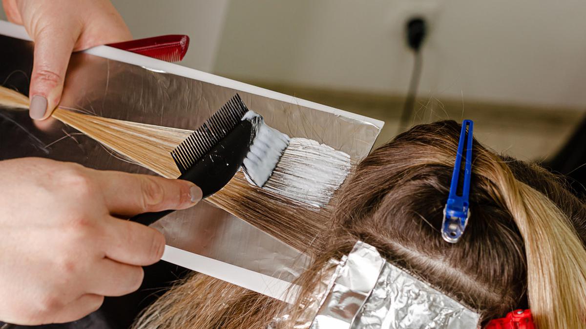 Rambut Rusak karena Bleaching? Ini Cara Ampuh Mengembalikan Kesehatan Rambut dengan Perawatan Tepat