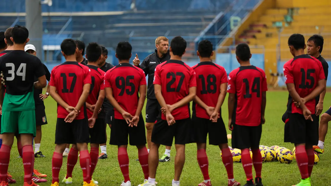 Scott Cooper Mitra Kukar
