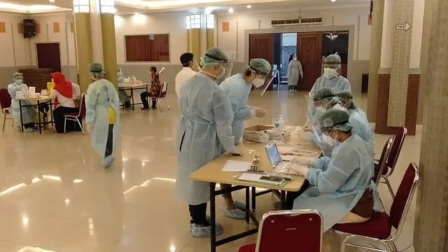 Kemenaker mengajak RS Siloam untuk menggelar 1.000 Rapid Test bagi para pekerja dan buruh di Gedung Serba Guna Kemenaker, Jakarta Selatan (1/5/2020). (Dok Siloam)