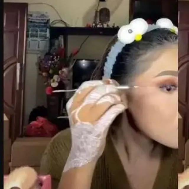 Wanita Rias Wajah Sendiri Jadi Pengantin Sunda Tanpa Jasa MUA, Hasilnya Tuai Pujian