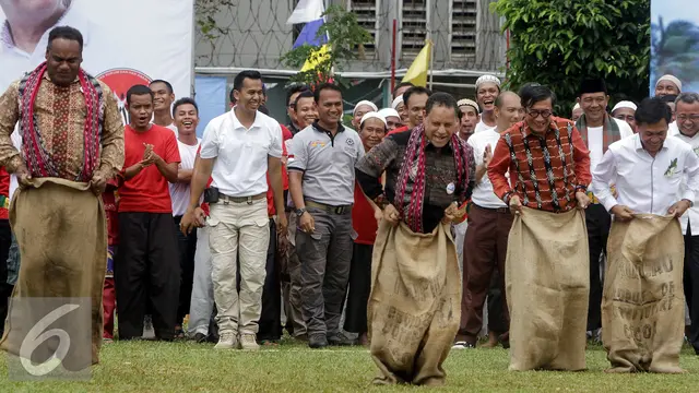 20160820-Menkumham-Ajak-Para-Dubes-Datangi-Lapas-Cipinang-Yasonna-Laoly-JT