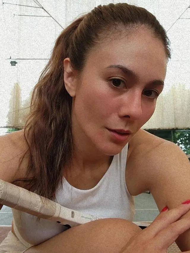 Wulan Guritno Rajin Akupuntur Wajah