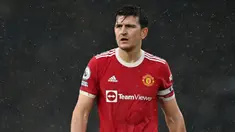 Maguire telah membuat kesalahan memalukan dalam beberapa pertandingan Manchester United pada musim ini. Ia tampil goyah dan kurang percaya diri sebagai kapten dan bek tengah Setan Merah. Bahkan, sebagian besar penggemar MU juga menginginkna Harry Maguire dicopot dari jabatannya. (AFP/Paul Ellis)