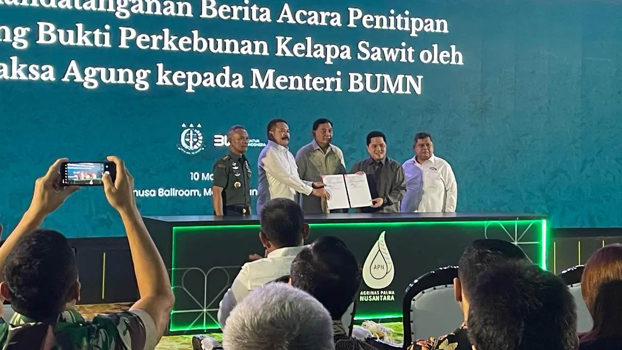 Kejaksaan Agung resmi menitipkan lahan kebun kelapa sawit seluas 221 ribu hektare (ha) kepada Kementerian BUMN.
