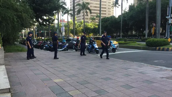 Pengamanan diperketat jelang perayaan Hari Kemerdekaan Taiwan ke-108. (Liputan6.com/Teddy Tri Setio Berty)